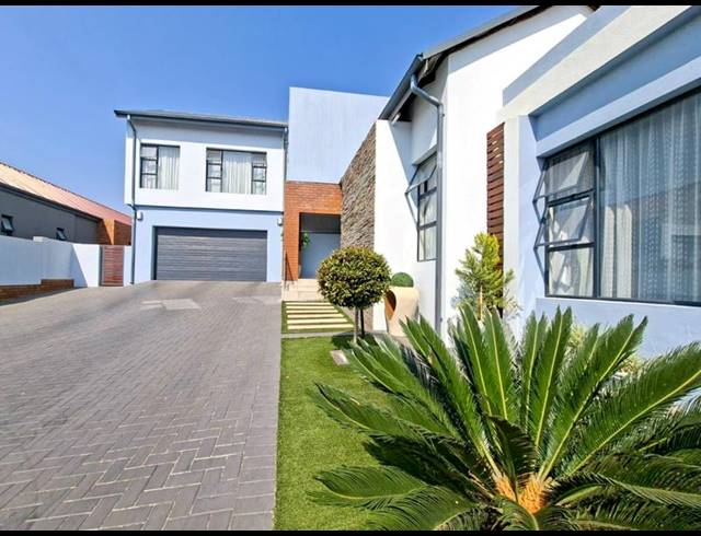 4 BEDROOM HOUSE FOR SALE IN GOLDEN FIELDS ESTATE